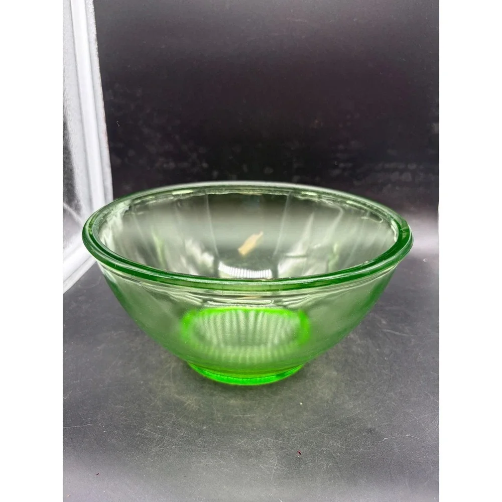 Vintage Hazel-Atlas Green Uranium Glass Mixing Bowl Ribbed Depression Glass 8.5
